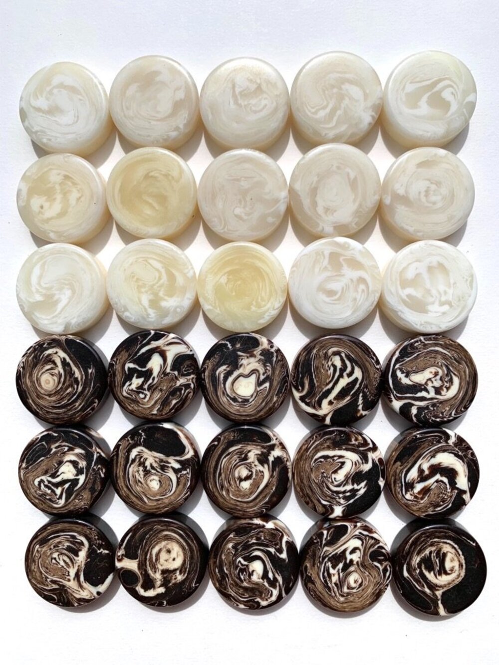 30 Vintage Crisloid Backgammon Checkers Brown Cream Swirl Marbled 1.25 in Pieces